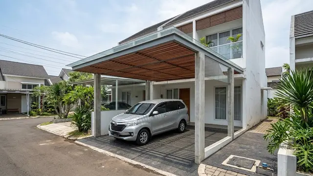 Desain Carport Kanopi Kayu Berongga dengan Atap Kaca Tempered