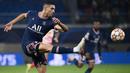 Achraf Hakimi merupakan satu dari lima pemain yang tiba di Parc des Princes pada musim panas bersama Lionel Messi. Ia merupakan bek sayap yang memiliki kecepatan, kelincahan, dan pemikirannya yang cepat. Musim ini, Hakimi telah mencetak 3 gol dan 3 assist dalam 25 laga. (AFP/Franck Fife)