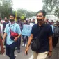 Bertepatan dengan HUT ke-71 TNI, sekitar 100 jurnalis media cetak dan elektronik di Kota Medan, Sumut, menggelar aksi solidaritas atas kekerasan terhadap wartawan. (Liputan6.com/Reza Perdana)