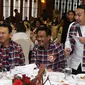 Dalam acara penggalangan dana untuk Ahok-Djarot dilelang harga tempat duduk bersama Ahok sebesar Rp.5 Juta sedangkan bersama Djarot Rp.2,5 Juta, Jakarta, Minggu (27/11). (Liputan6.com/Herman Zakharia)