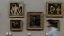 Mulai dari koleksi mesir kuno hingga benda purbakala Yunani terdapat di museum yang merupakan rancanagan Philip II. (Bola.com/Vitalis Yogi Trisna)