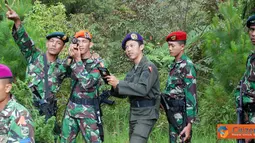 Citizen6, Situlembang: Prajurit TNI dari 3 matra (TNI AD, TNI AL dan TNI AU) itu berkumpul dalam rangka mengikuti latihan bersama yang akan dilaksanakan di wilayah Kalimantan Barat hingga Kalimantan Timur.  (Pengirim: Badarudin Bakri)