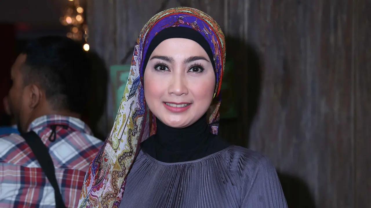 [Bintang] Desy Ratnasari