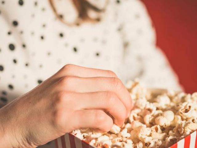 Sejarah Unik Mengapa Popcorn Identik Dengan Bioskop Global Liputan6 Com