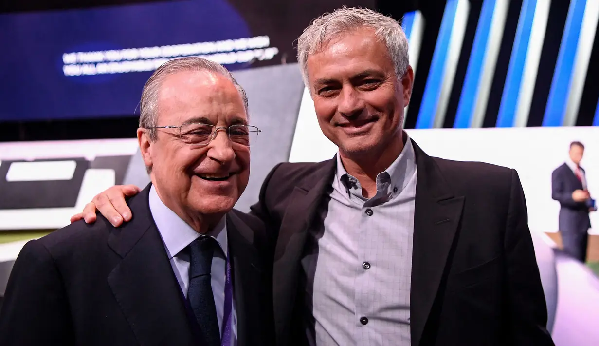 Selain Ronaldo, ia juga menyebut nama pelatih Real Madrid, Jose Mourinho (kanan). Ia berkata "Mourinho seorang idiot. Ini bukan soal dia tidak mau bermain. Dia agak tidak normal. Dia mengemudi tanpa lisensi. Dia telah kewalahan oleh tekanan." (Foto: AFP/Franck Fife)