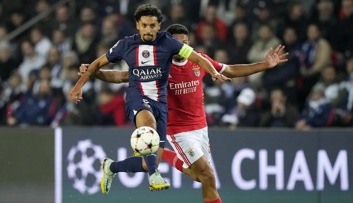Berkat hasil ini, PSG masih memuncaki klasemen Grup H dengan poin 8, sama dengan raihan poin milik Benfica yang duduk di peringkat kedua. (AP/Francois Mori)