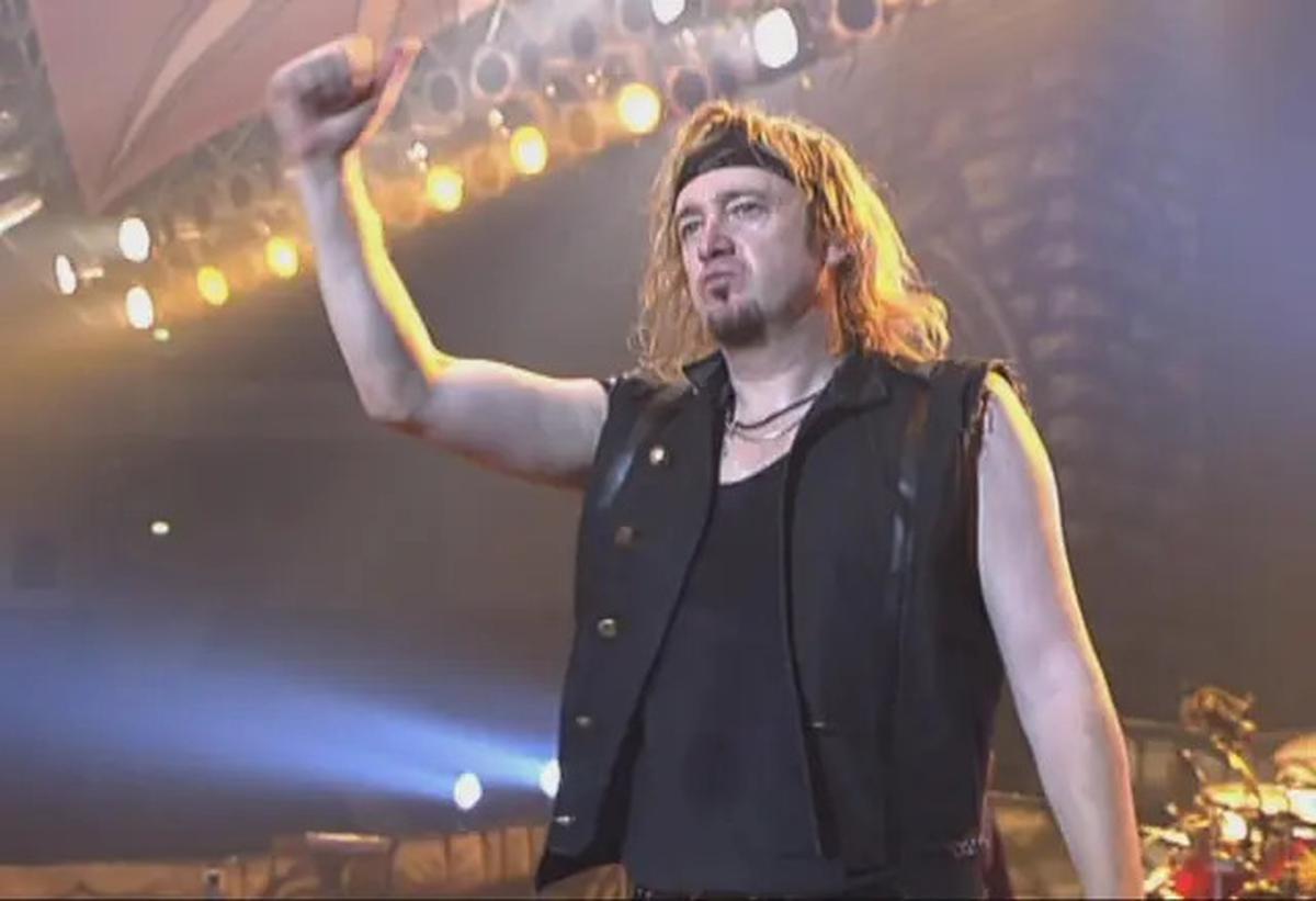 Adrian Smith Gitaris Iron Maiden Kehilangan Rumah Akibat Kebakaran Hutan di California