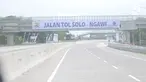 Suasana jalan tol Sragen-Ngawi di kilometer 538 jalan tol Solo-Ngawi, Jawa Tengah, Rabu (28/11). Setelah diresmikan, tol sepanjang 50,9 kilometer tersebut akan digratiskan selama seminggu. (Liputan6.com/Angga Yuniar)