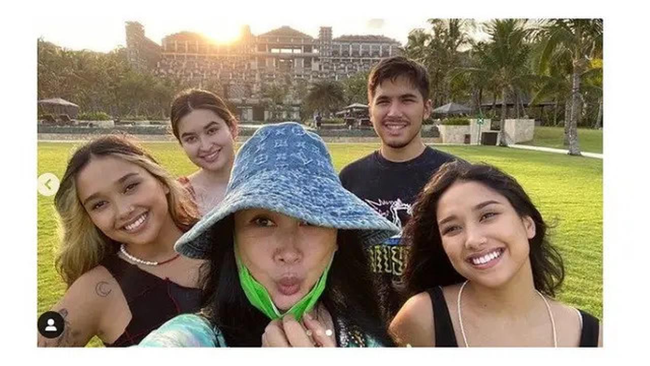 10 Potret Keakraban Titi DJ Bareng Anak-Anak Kesayangan yang Jarang Tersorot, Selalu Kompak saat Kumpul Bareng
