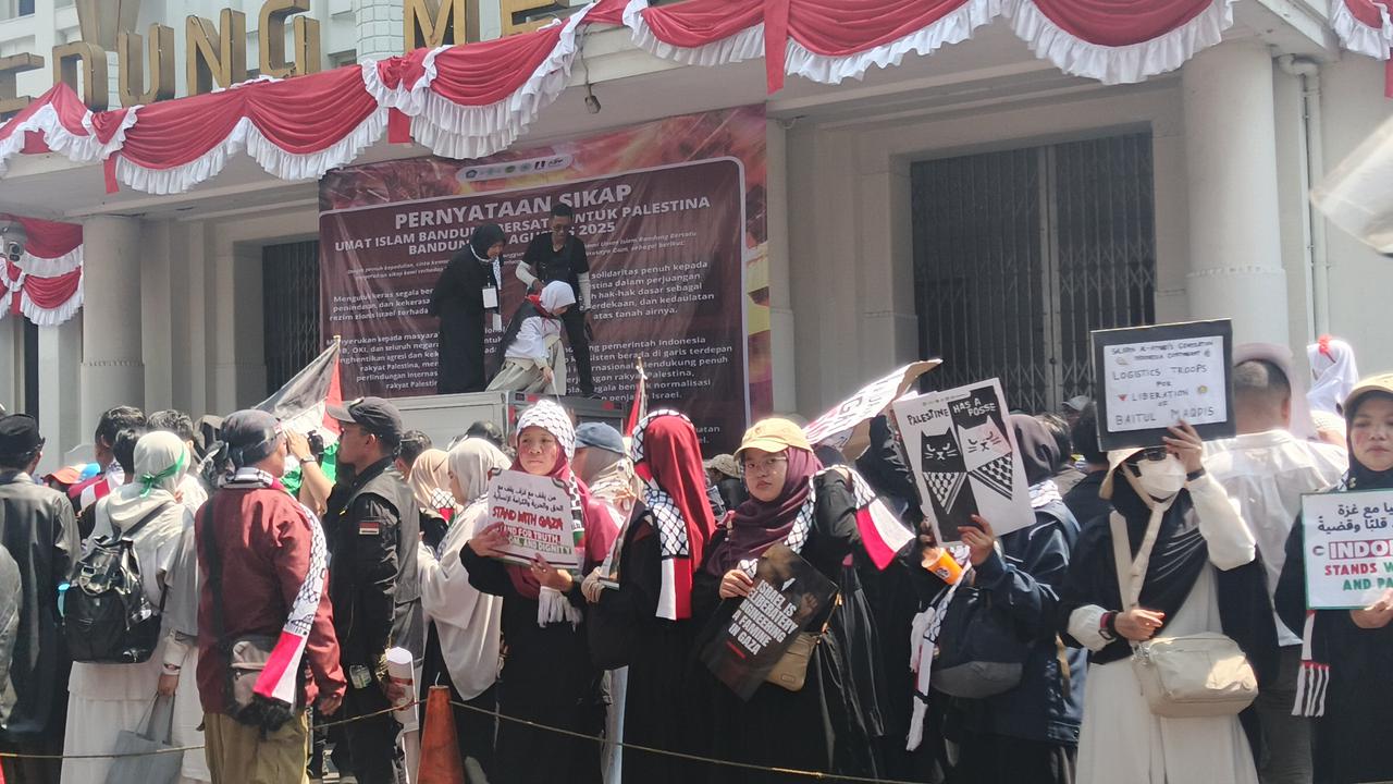 demo dukung palestina di bandung