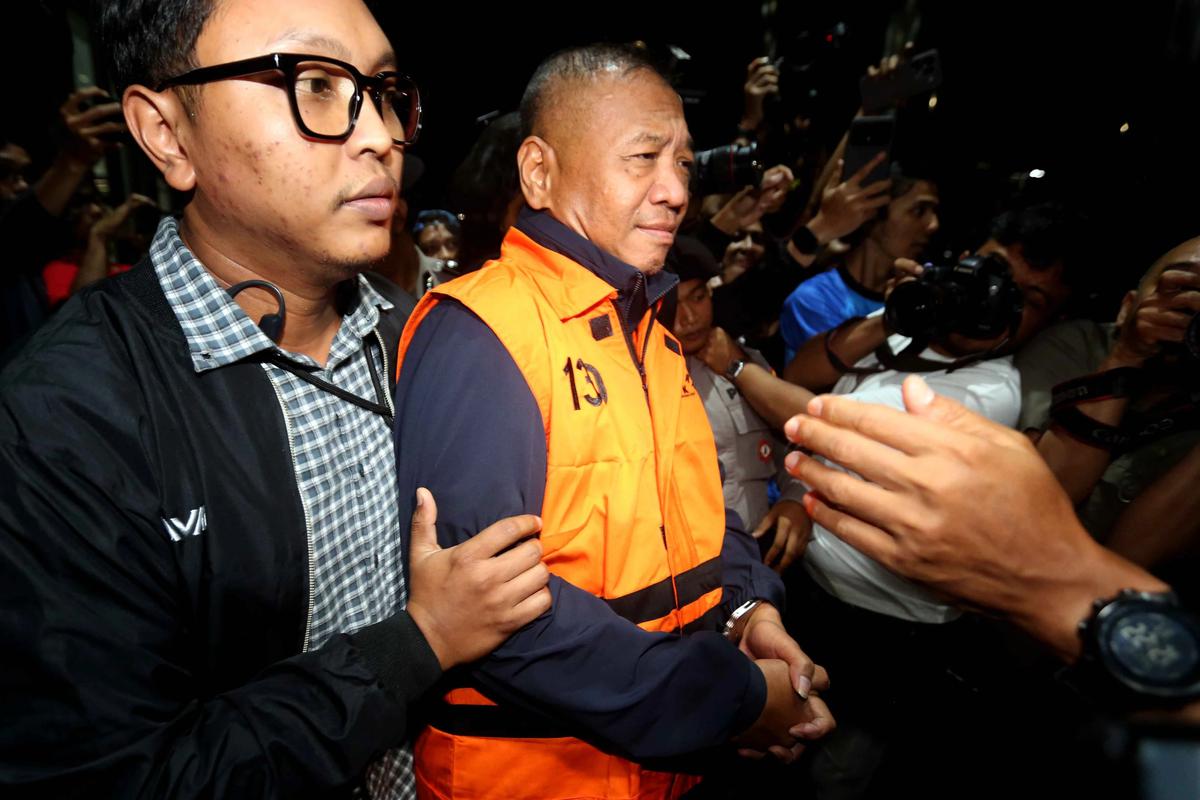 FOTO: Bupati Tulungagung Resmi Ditahan KPK