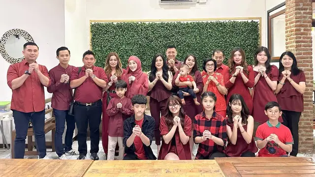 6 Potret Larissa Chou di Tengah Keluarga Beda Keyakinan, Tetap Ikut Rayakan Imlek
