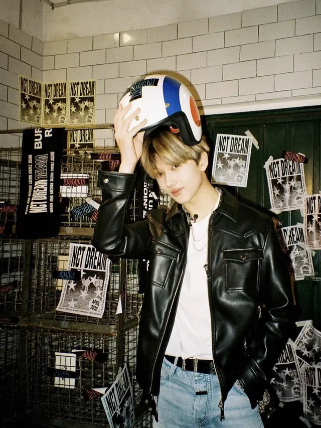 9 Ide Padu Padan Outer ala Jisung NCT Dream, Simple dan Stylish