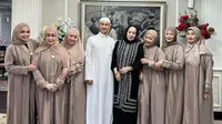 6 Potret Rieta Amilia dan Geng Artis Peringati Nisfu Syaban, Kompak Pakai Gamis