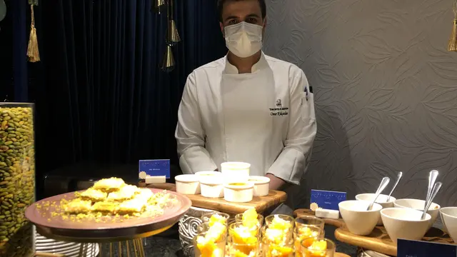 Chef de Cuisine dari The Ritz-Carlton, Istanbul Chef Onur Kılıçaslan