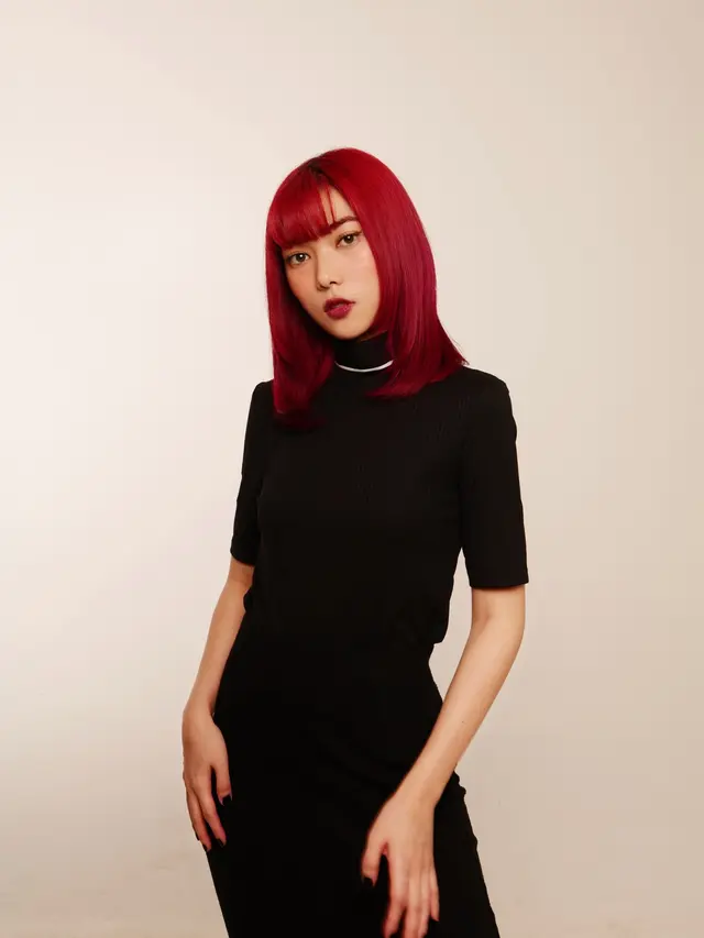 Isyana siap mengguncang dunia musik dengan menghadirkan kembali lagu “my Mystery” dalam versi baru bersama gitaris legendaris Marty Friedman (Dok/Isyana Sarasvati)