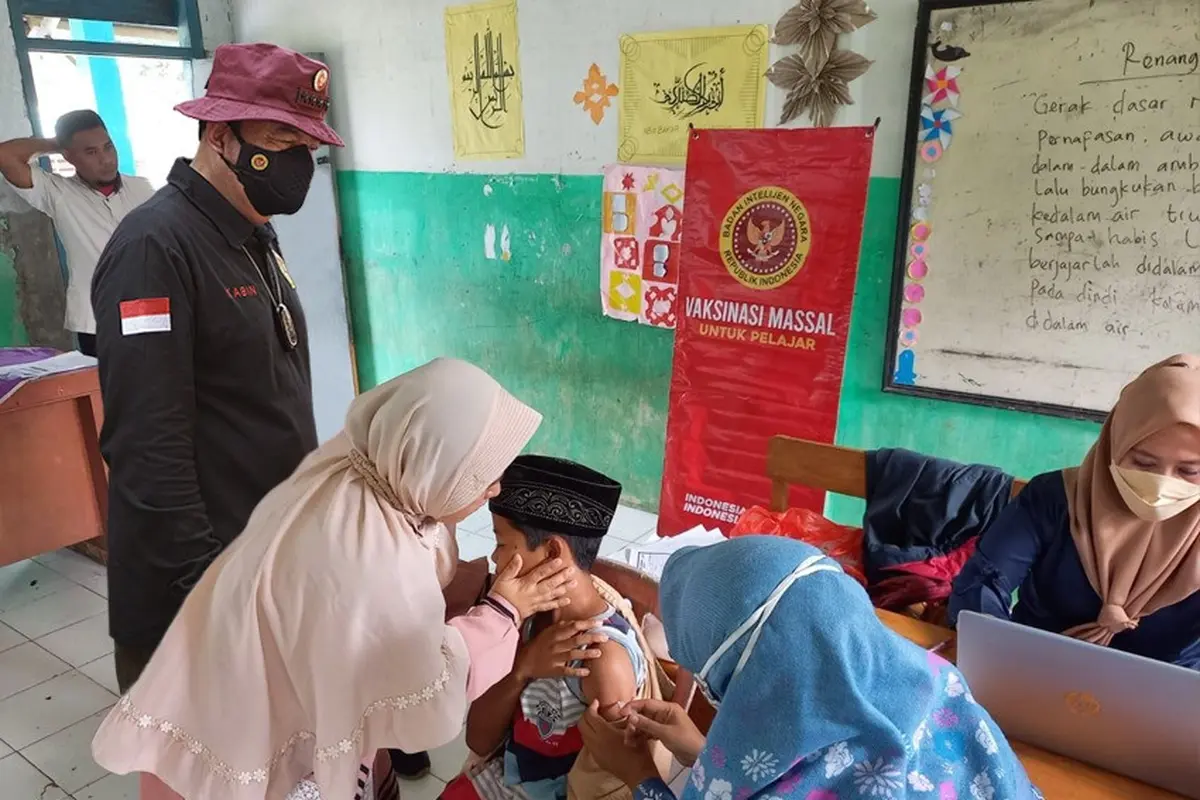 Kepala BIN Budi Gunawan tengah memantau program Vaksinasi Covid-19. (Istimewa)
