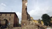 Gempa bumi di Italia utara telah menewaskan sedikitnya tujuh orang dan menyebabkan kerusakan serius pada bangunan di beberapa kota pada 20 Mei 2012. (Al Jazeera)