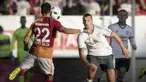 Striker Manchester United, Zlatan Ibrahimovic, melakukan debut saat menghadapi Galatasaray di Stadion Ullevi, Gothenburg, Swedia, Sabtu (30/7/2016). Pada laga uji coba itu MU berhasil menang 5-2 dan Ibra berhasil mencetak gol. (AFP/TT News Agency)