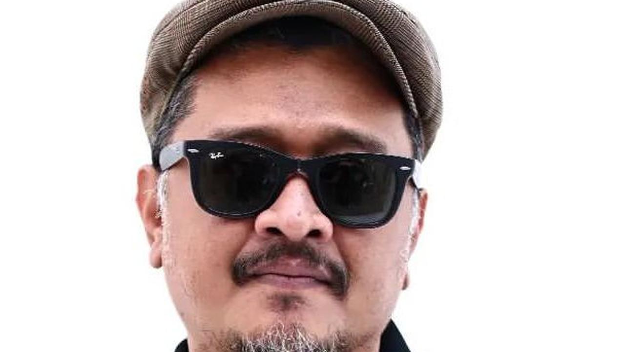 Wafat di Usia 48 Tahun, Ini Perjalanan Karier Ade Paloh Vokalis Band SORE yang Juga Keponakan Surya Paloh