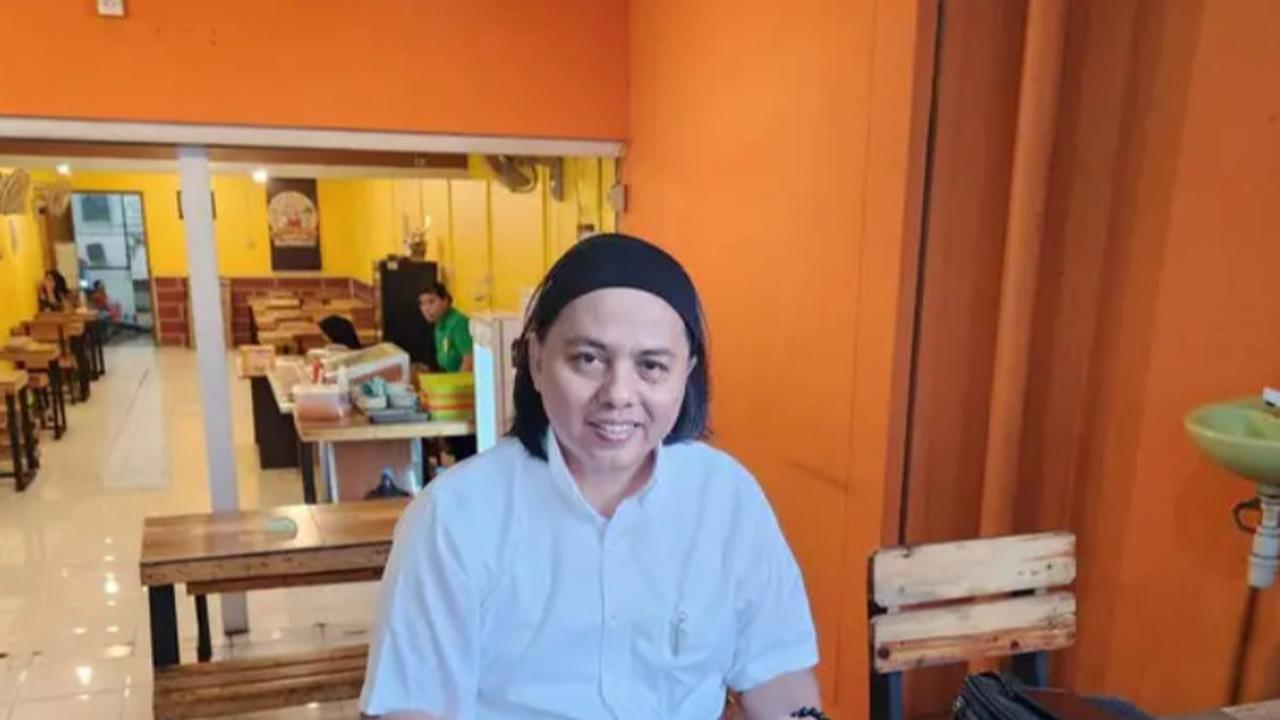 Tampil Nyentrik