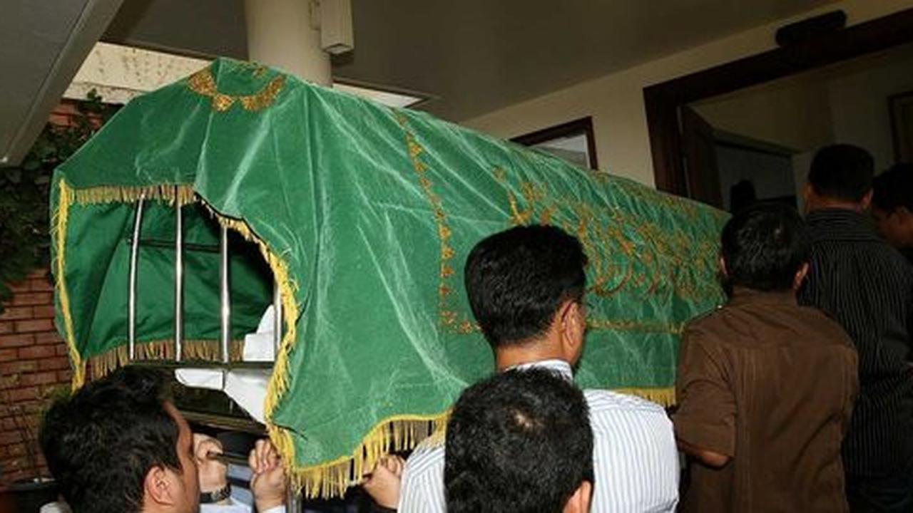 Advokat berintegritas, pejuang demokrasi