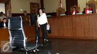 Jessica Kumala Wongso jelang mengikuti sidang ke-31 kasus pembunuhan Wayan Mirna Salihin di PN Jakpus, Kamis (20/10). Kubu Jessica telah menyiapkan dua duplik untuk membela diri dari dakwaan jaksa. (Liputan6.com/Helmi Afandi)