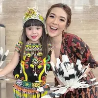 Gisella Anastasia bersama anak (Instagram/gisel_la)