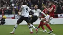 <p>Manchester United sebenarnya punya banyak sekali peluang di laga ini. (AP Photo/ Rui Vieira)</p>