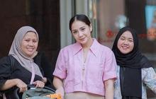 Lala dan Sus Rini Kerap Dibandingkan, Ini Potret Kompak Pengasuh Kedua Anak Raffi Ahmad dan Nagita Slavina di Singapura