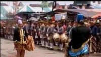 VIDEO: Rebutan Makanan Saat Grebeg Maulid Nabi di Yogyakarta