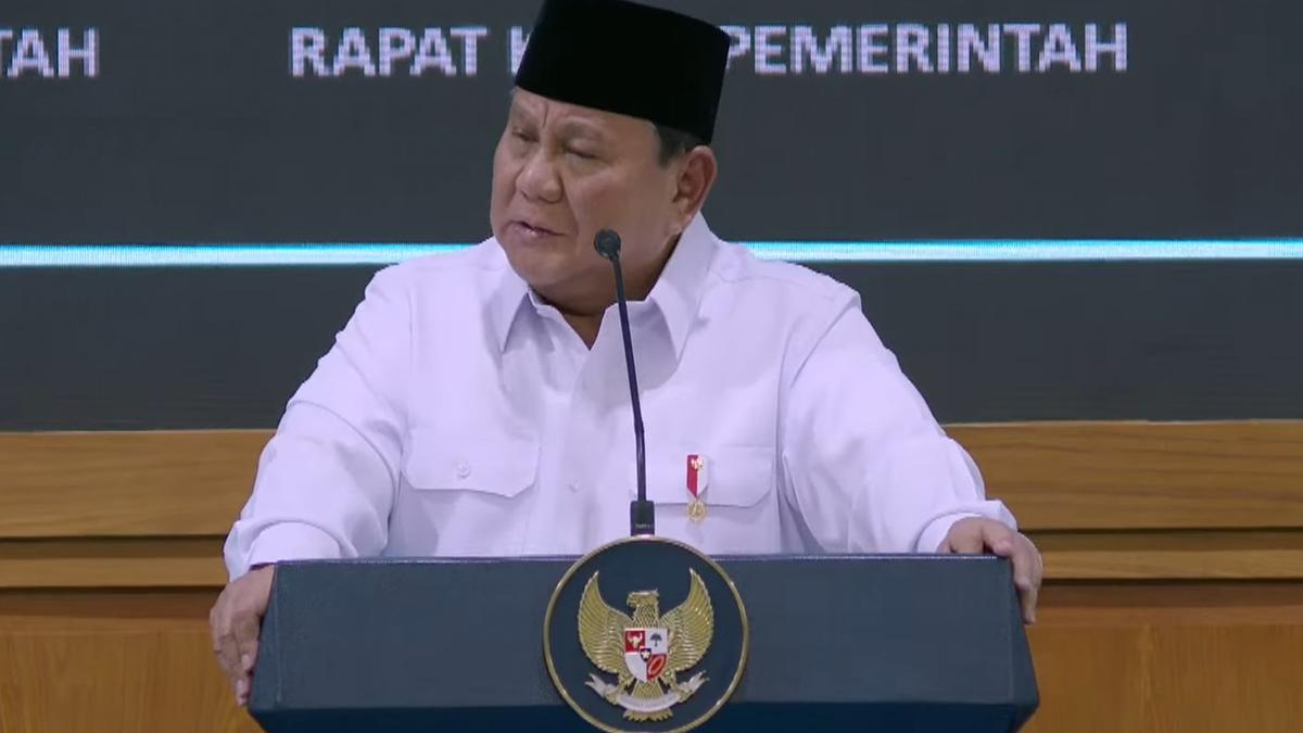 ✈️ Prabowo perintahkan Garuda Indonesia dekati Saudi Airlines untuk bentuk perusahaan patungan. Gebrakan besar di sektor penerbangan, khususnya rute haji dan umrah.