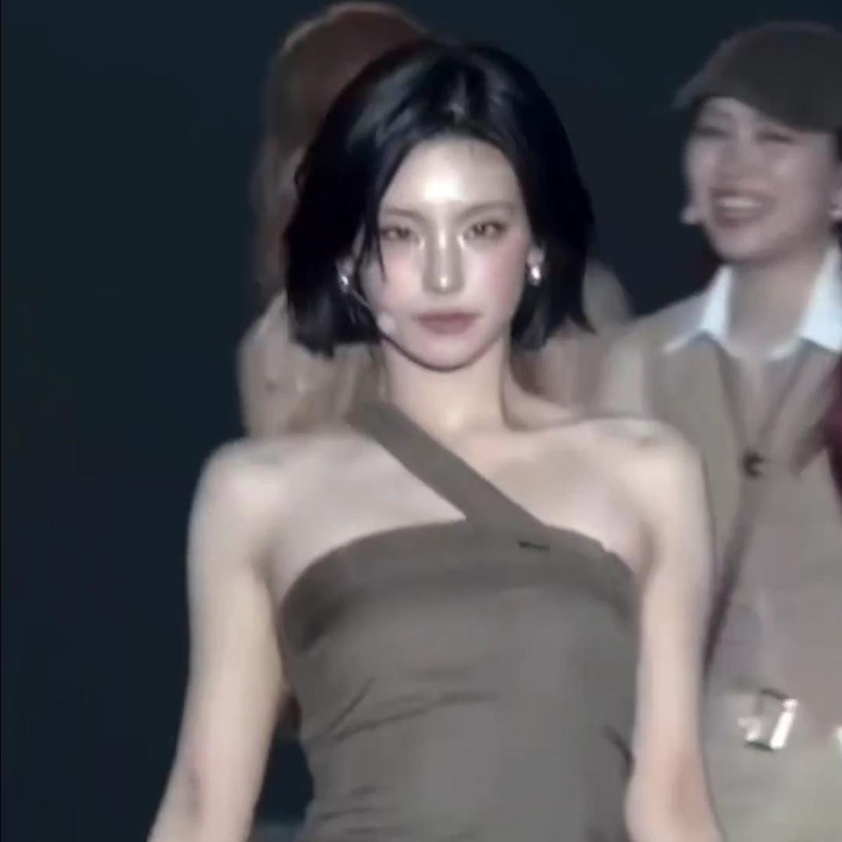 Potret Terbaru Yeji ITZY dengan Model Rambut Pendek Makin Cantik dan Fresh di Atas Panggung