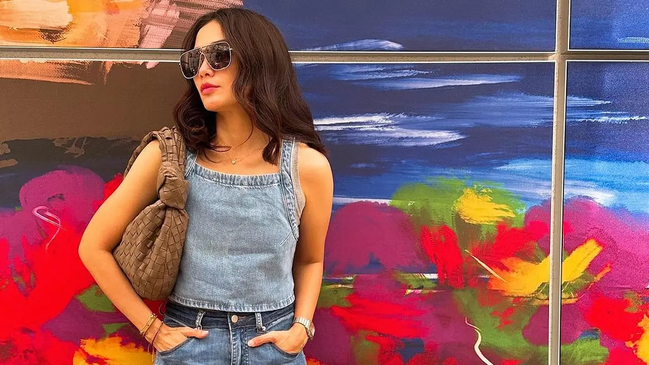 Intip deretan outfit stylish dari Ussy Pratama.