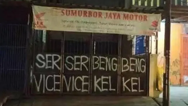 10 Potret Lucu Tulisan di Bengkel Ini Bikin Pelanggan Nyengir