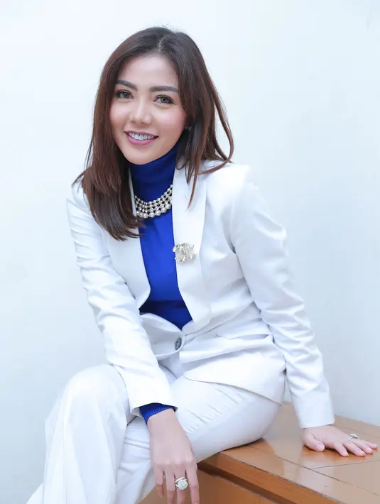 Ditemui di Gedung Patra Jasa, Jakarta Selatan  beberapa waktu lalu, Bella Shofie mengaku sudah merencakan untuk berangkat umroh dari jauh-jauh hari. Rencananya Bella akan berangkat bersama keluarganya. (Galih W. Satria/Bintang.com)