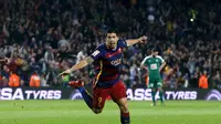 Striker Luis Suarez mencetak hat-trick ke gawang Eibar dalam lanjutan La Liga Spanyol di Camp Nou, Senin (26/10/2015). (Liputan6.com/REUTERS/Albert Gea)