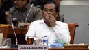 Jaksa Agung HM Prasetyo saat mengikuti rapat kerja dengan Komisi III DPR di Kompleks Parlemen, Senayan, Selasa (6/12). Serta termasuk penjelasan soal target dari Kejaksaan Agung ke depan. (Liputan6.com/Johan Tallo)