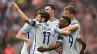 Para pemain Inggris rayakan gol ke gawang Lithuania dalam laga kualifikasi Piala Dunia 2018 Zona Eropa (Foto: Squawka)