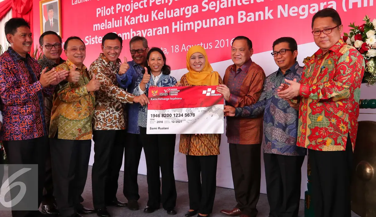 Sejumlah menteri dan pejabat negara menghadiri peresmian pilot project penyaluran bantuan sosial melalui Kartu Keluarga Sejahtera (KKS), Jakarta, Kamis (18/08). (Liputan6.com/Angga Yuniar)