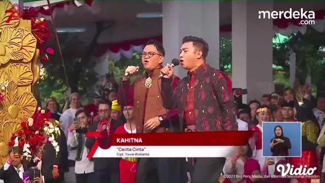 Kahitna Utarakan Rasa Bangganya Bisa Hadir dan Menghibur di Acara Upacara Penurunan Bendera Merah Putih HUT RI Ke-78 . (YouTube MerdekaDotCom)