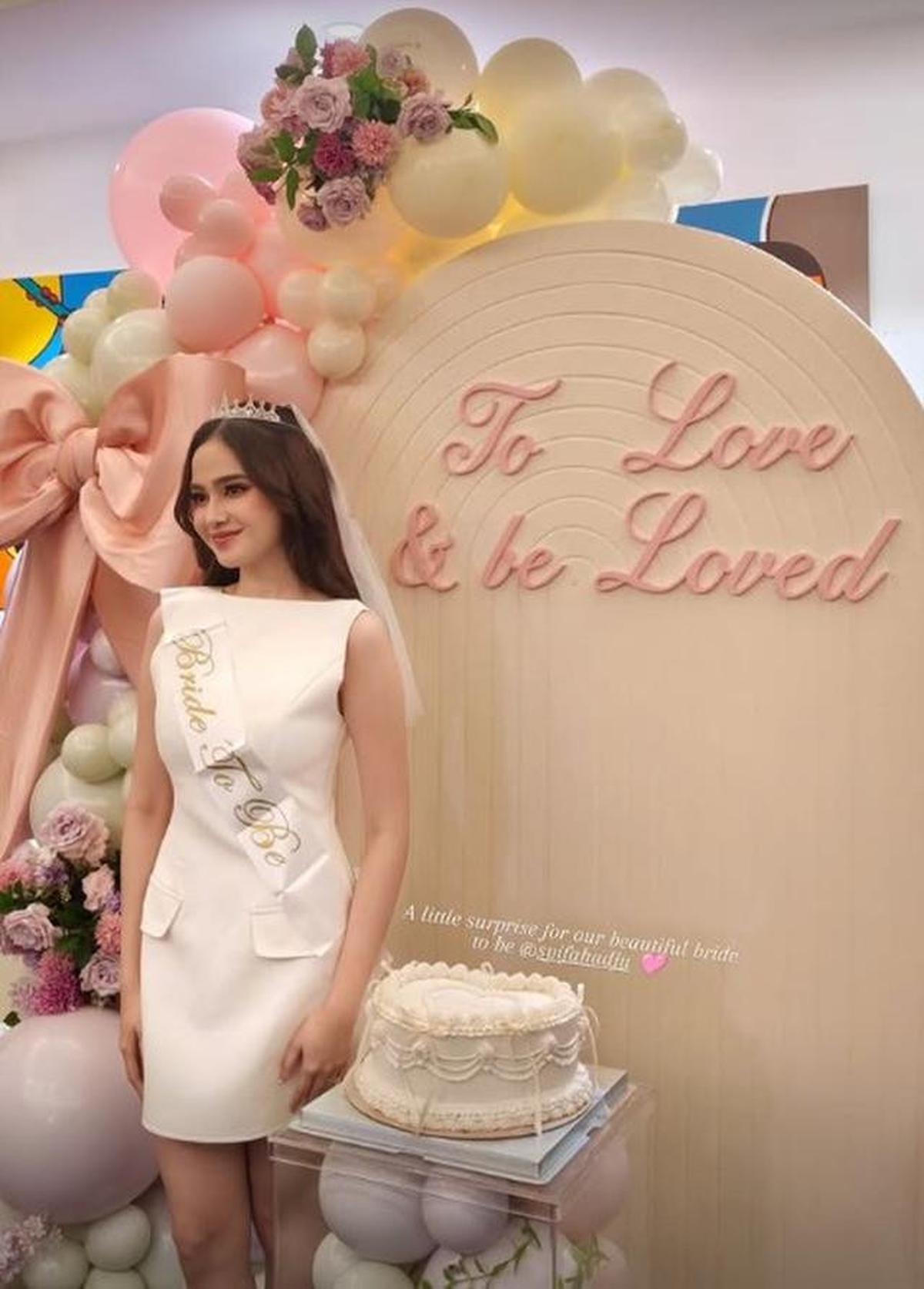 15 Potret Dekorasi Bridal Shower Syifa Hadju, Estetik dan Fun