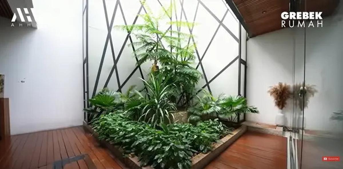 5 Potret Dapur Raditya Dika yang Estetik dengan Warna Abu, Sebut Pernah Alami Kejadian Mistis