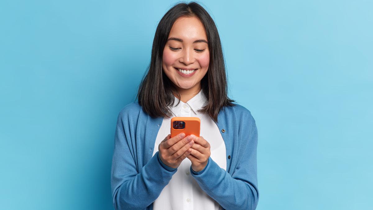 Mengungkap Rahasia, 5 Tanda Pria Menyukaimu Lewat Chatting