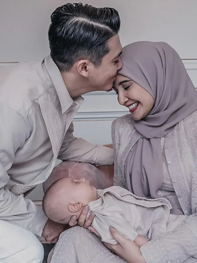 Zaskia Sungkar dan Irwansyah. (Instagram/ zaskiasungkar15 - https://www.instagram.com/p/COzjjfwB07s/)