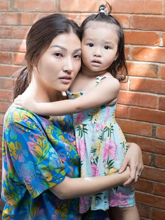 [Bintang] Walau Sering Pakai Daster, Sarwendah Tak Lupa Pakai Makeup Ini