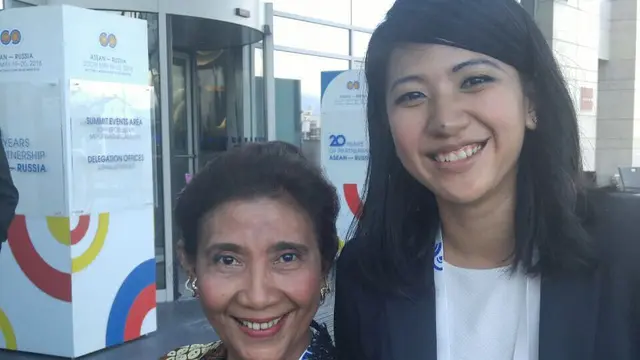 Susi Pudjiastuti dan Asisten Pribadinya yang Cantiknya Bikin Ogah Berkedip