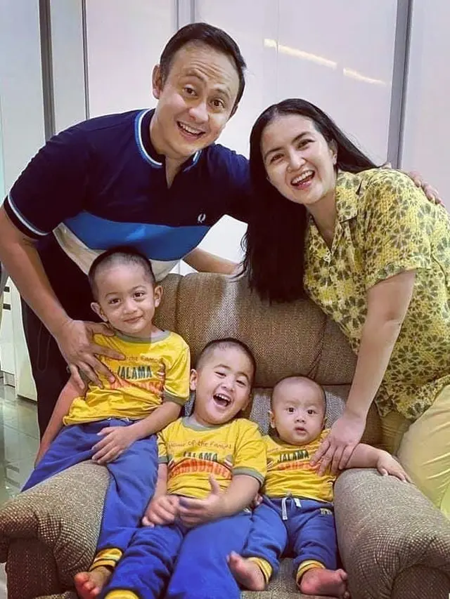 Potret Keluarga Kadek Devi