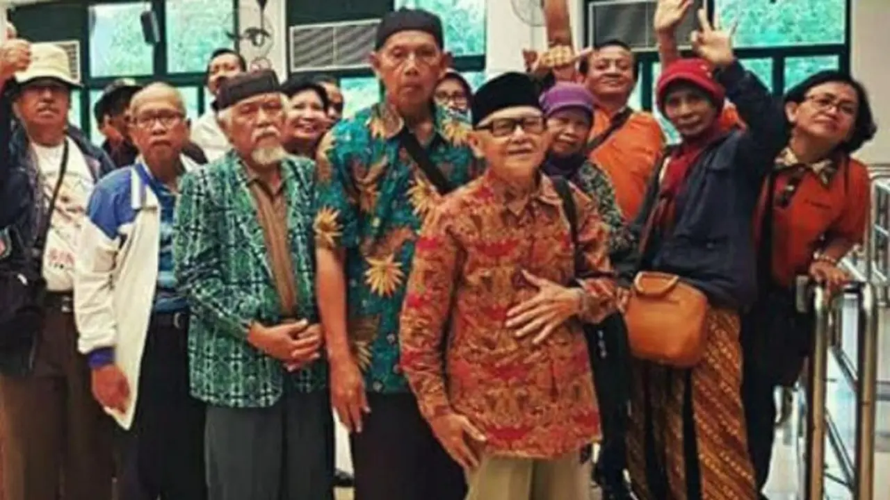 [Bintang] 5 Fakta Fredy Candra, Pria yang Ajak Semua Gurunya ke Singapura