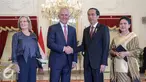 Presiden Joko Widodo didampingi Ibu Negara Iriana Jokowi menerima Perdana Menteri Australia  Malcolm Turnbull bersama Ibu Negara Lucy Turnbull di Istana Merdeka, Jakarta, Kamis (12/11). (Liputan6.com/Faizal Fanani)